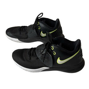 Nike Kyrie Flytrap
3 Black Volt